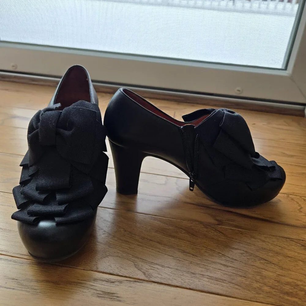 Chie Mihara "Catame" Heel in Black - Picture 6 of 13